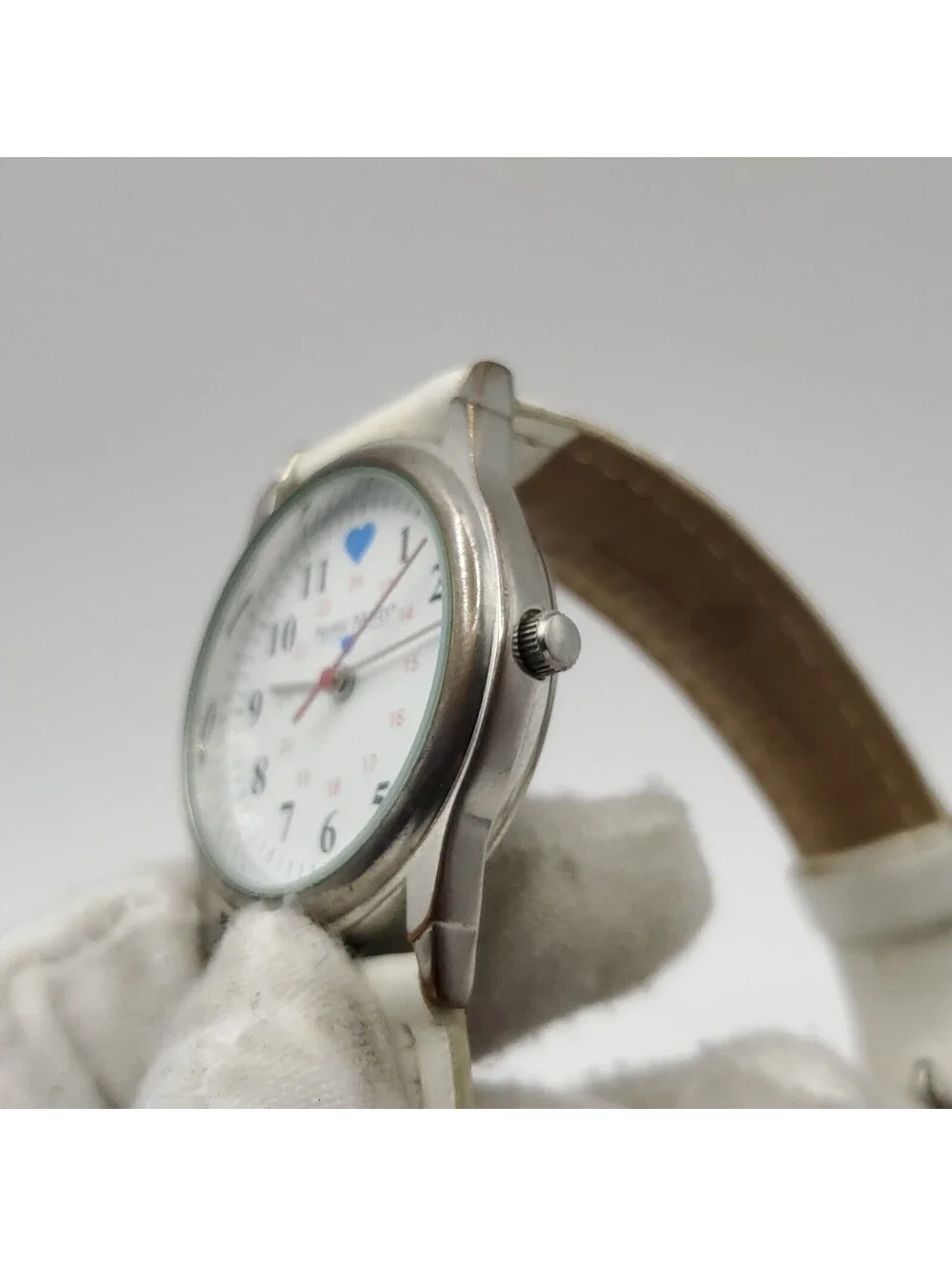 Nurse Mates White 24hr Dial 31mm Quartz Womens White Leather Band New Battery